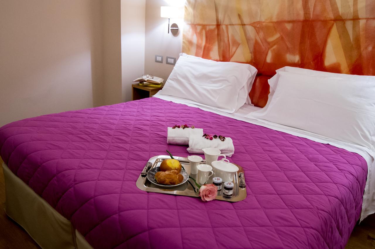 Dolcedorme Garni Hotell Parma Exteriör bild